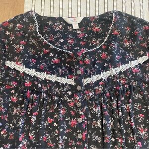 Sweet Treasures women’s vintage nightgown size medium 8-10 So soft and warm 💤